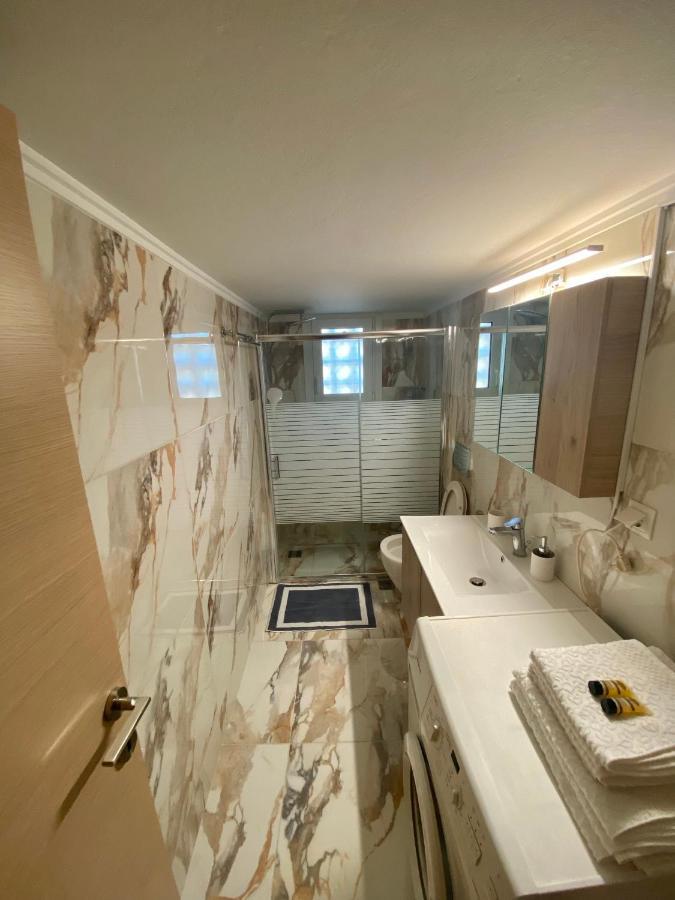 Luxury Suite 10' From The Center Athen Eksteriør bilde