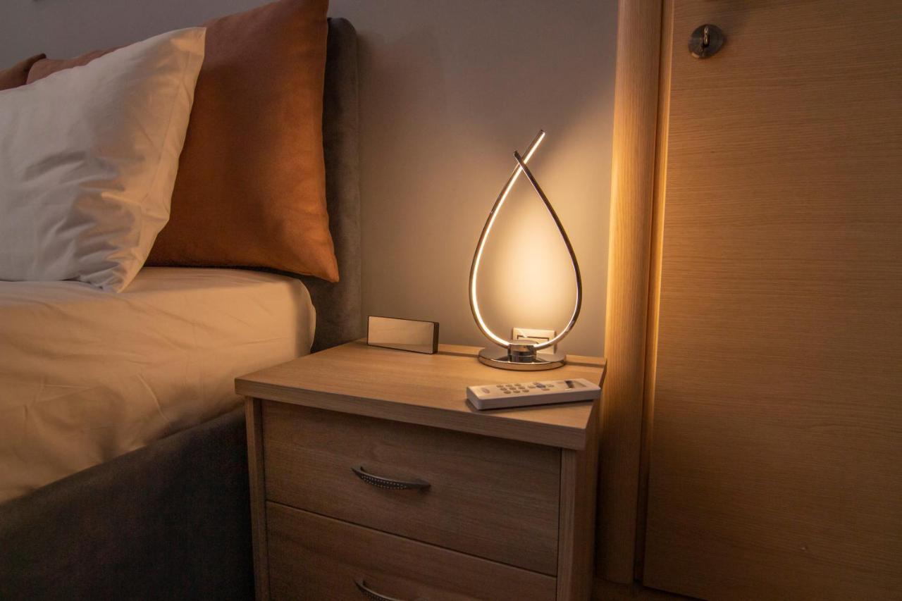 Luxury Suite 10' From The Center Athen Eksteriør bilde
